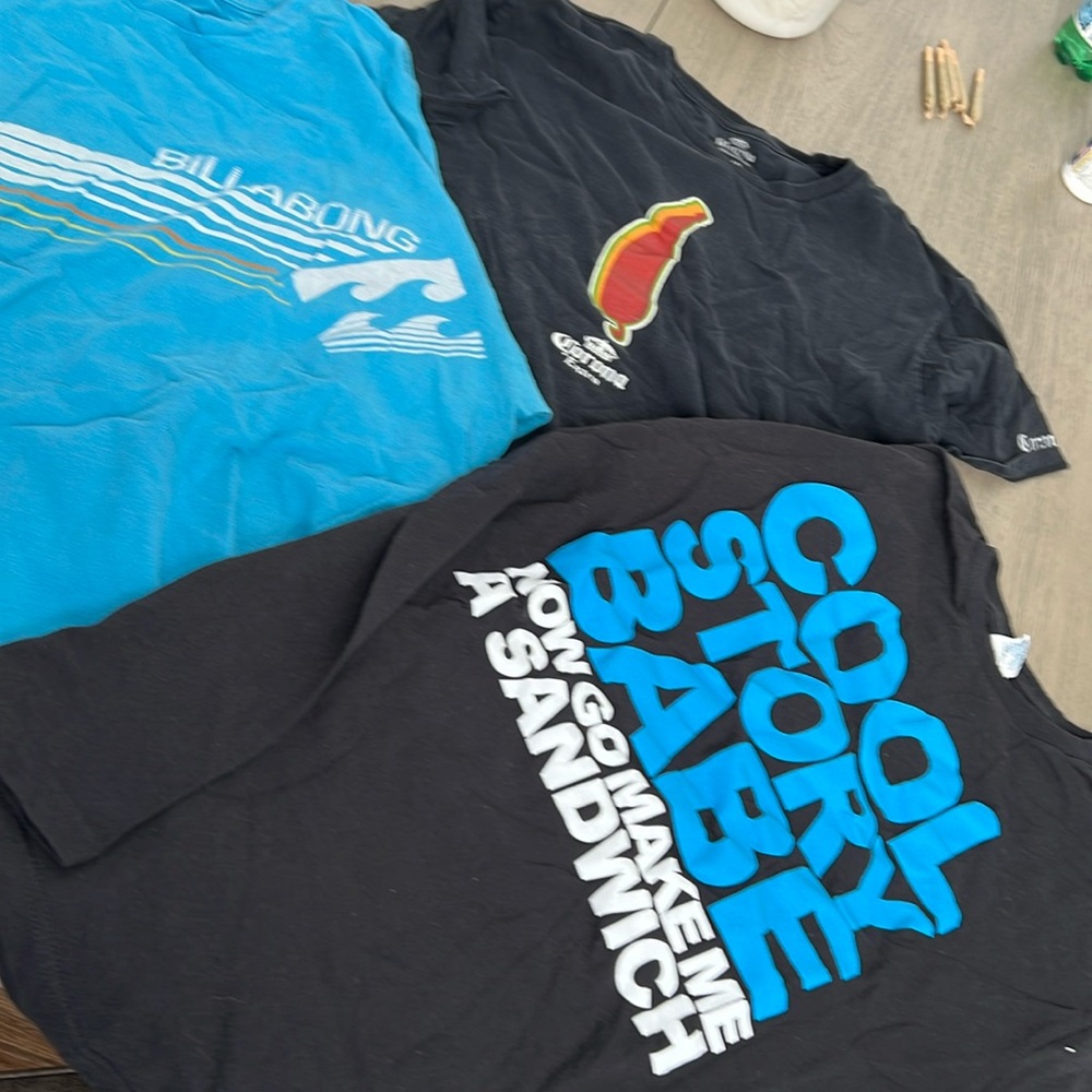 Lot 3 men’s summertime t shirts  size large corona billabong oven city